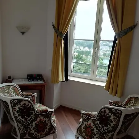 Daire Chateau De Locqueran Pierres Et Filets Bleus