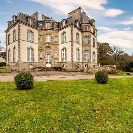 Chateau De Locqueran Pierres Et Filets Bleus Daire *