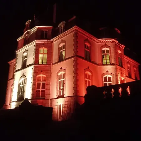 Chateau De Locqueran Pierres Et Filets Bleus *